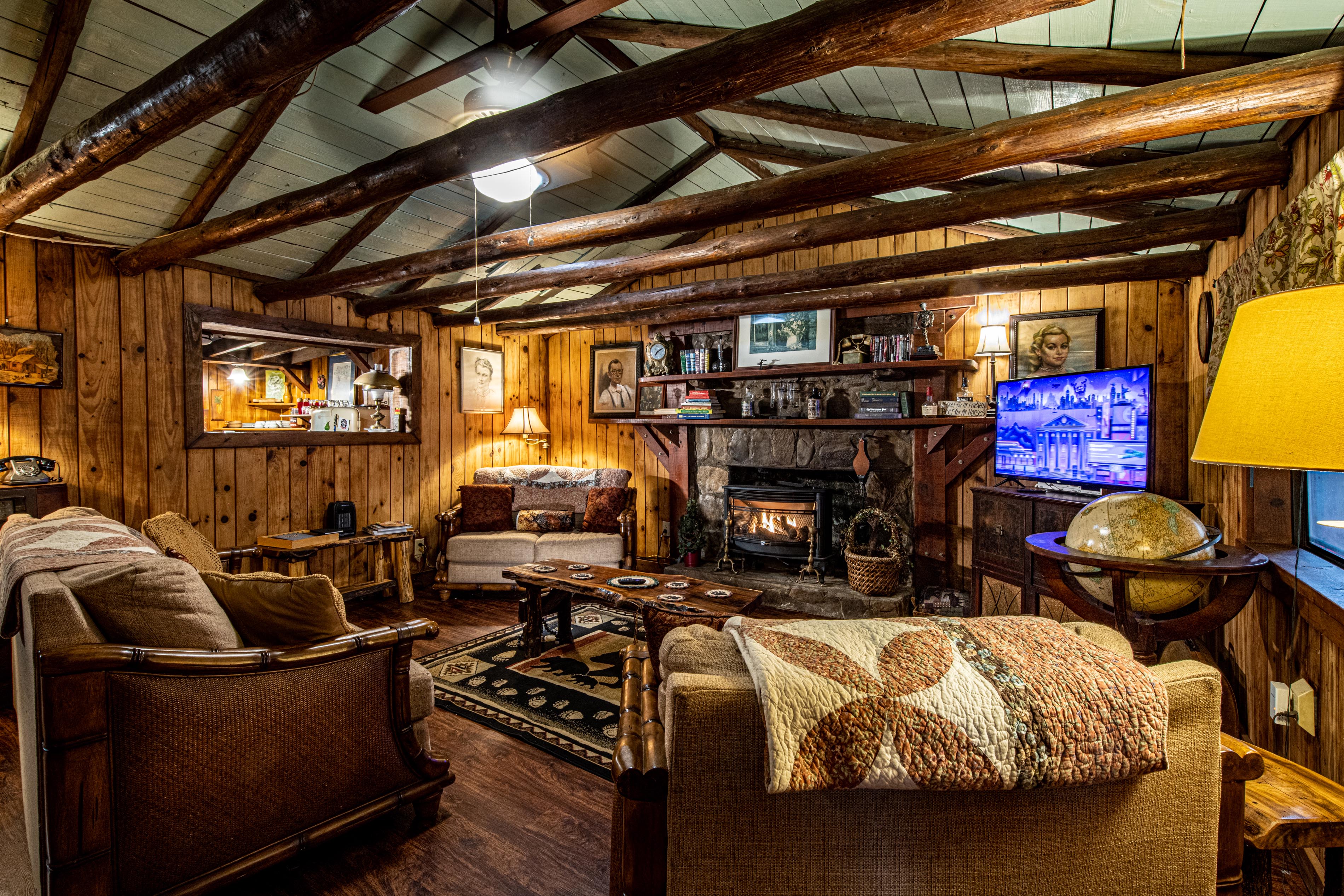 Log Cabin β pet-friendly cabin rental in Helen GA