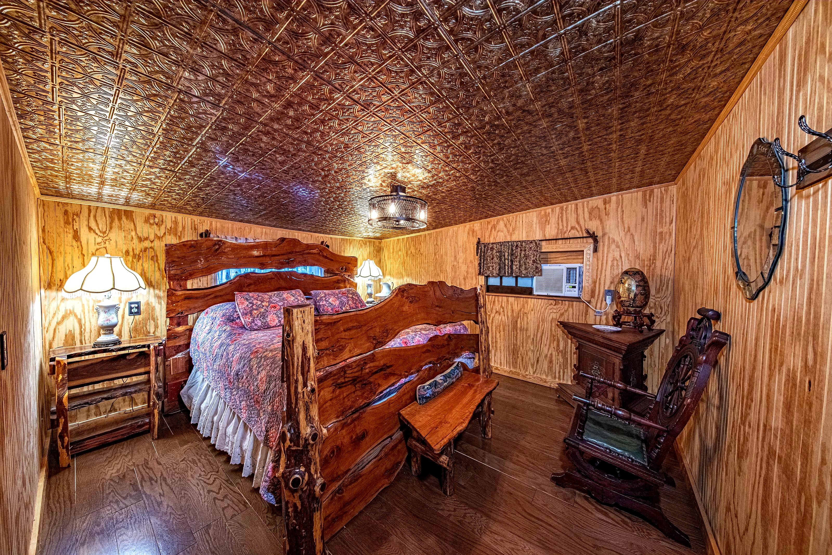 Log Cabin cabin rental Helen GA — living area