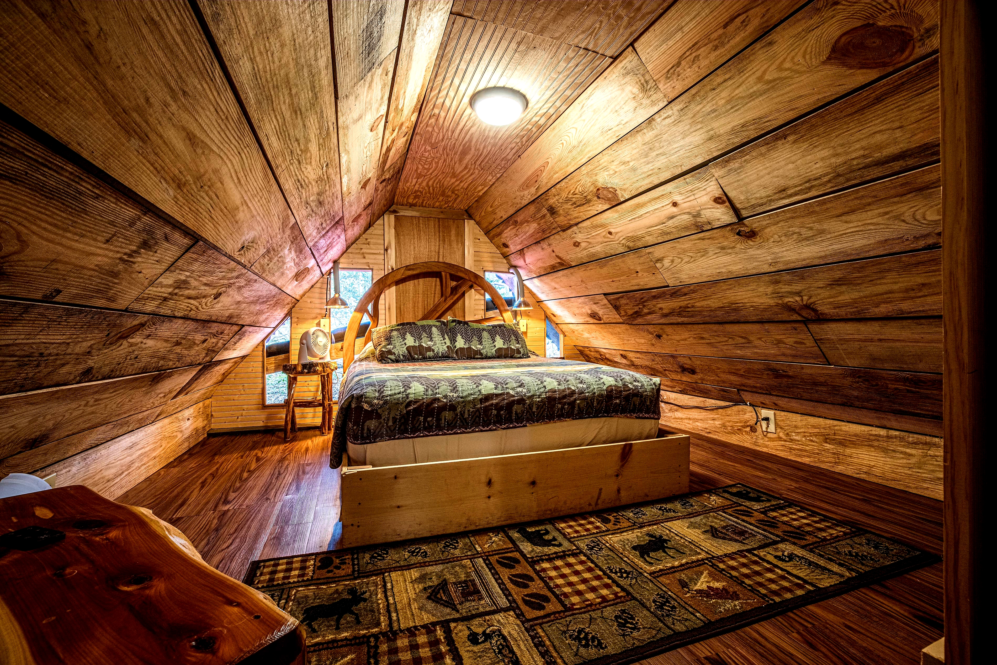 Gold Miners Cabin cabin rental Helen GA — living area