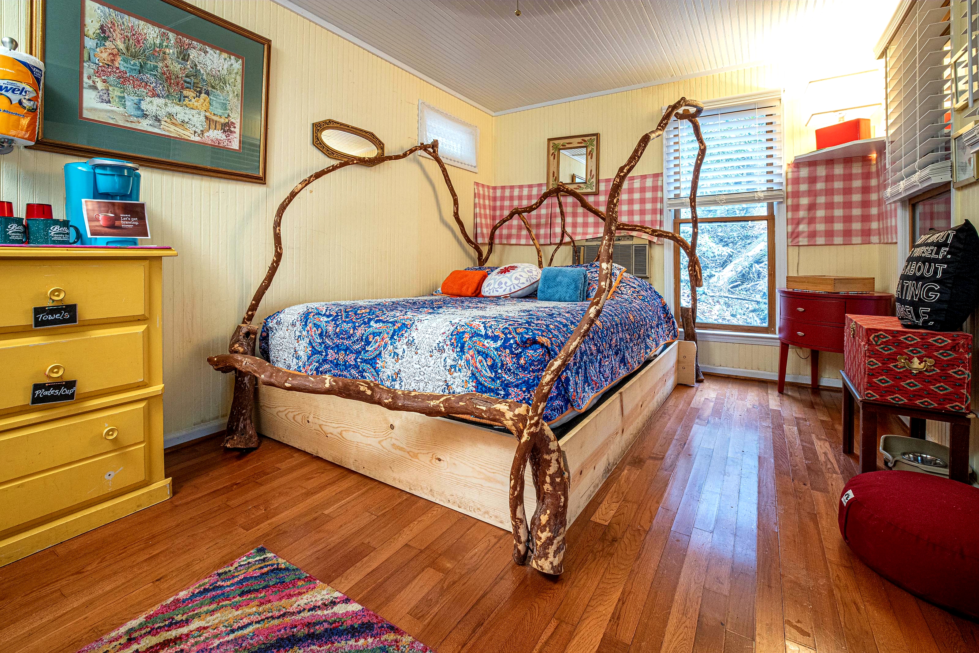 Cozy Cabin cabin rental Helen GA — bathroom