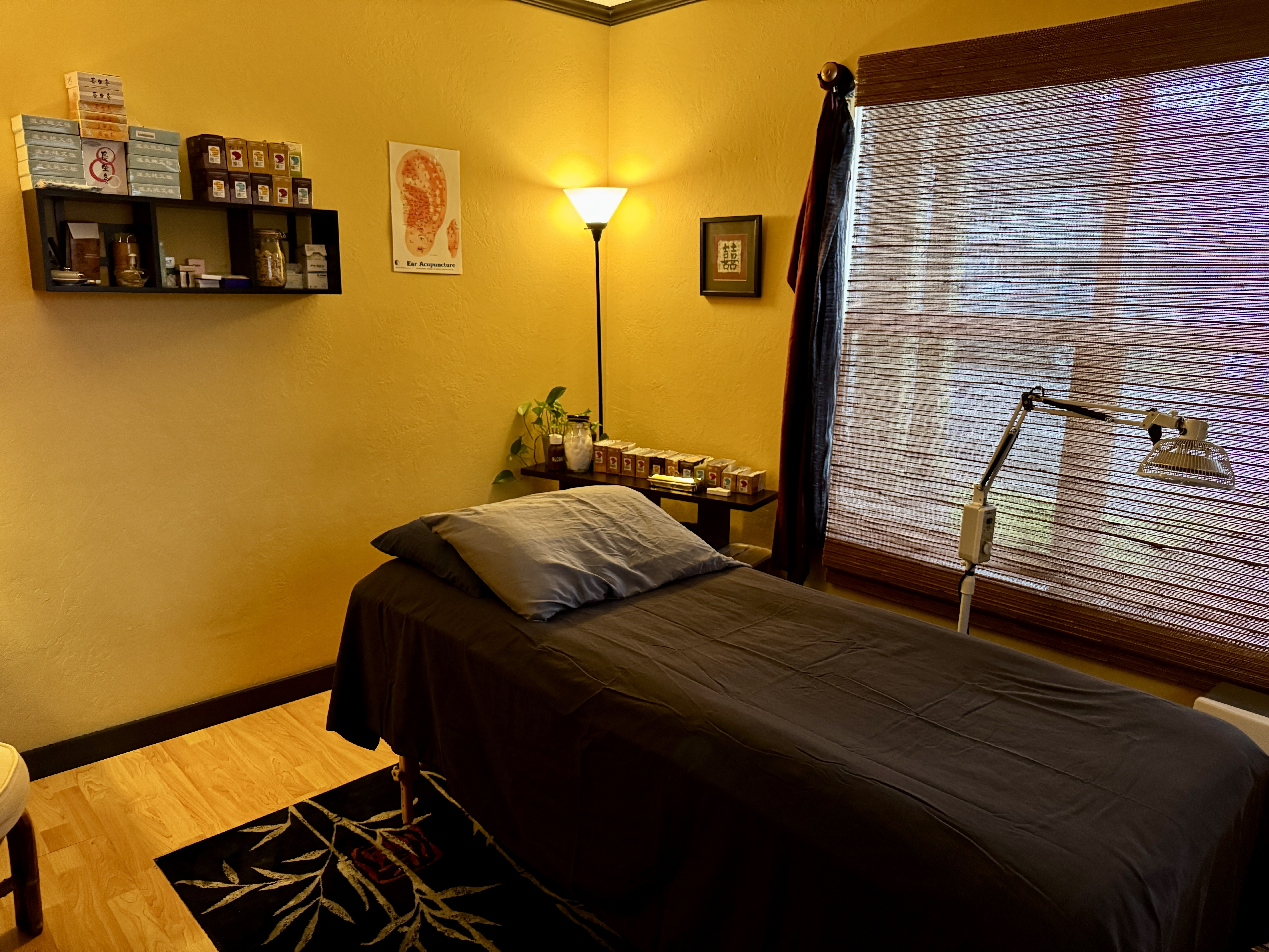 Treatment room at Equinox Acupuncture & Herbs