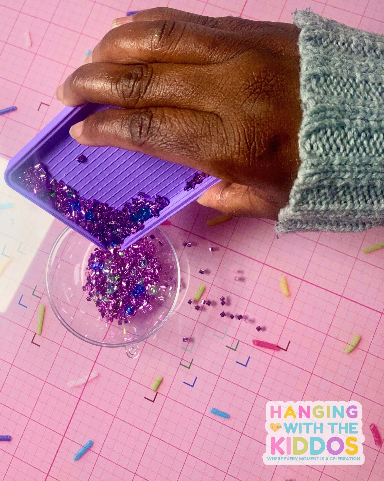 Pouring beads with the tray