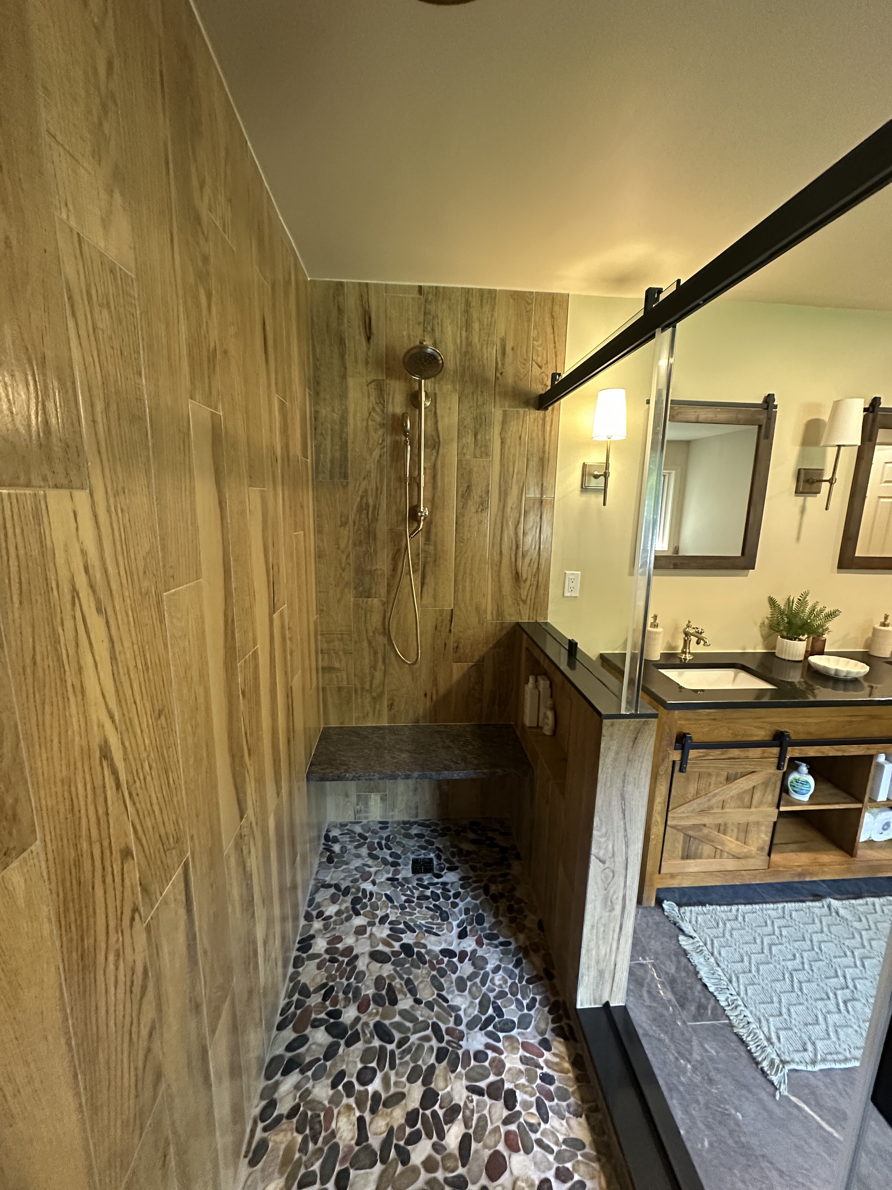 Shower interior & vanity detail