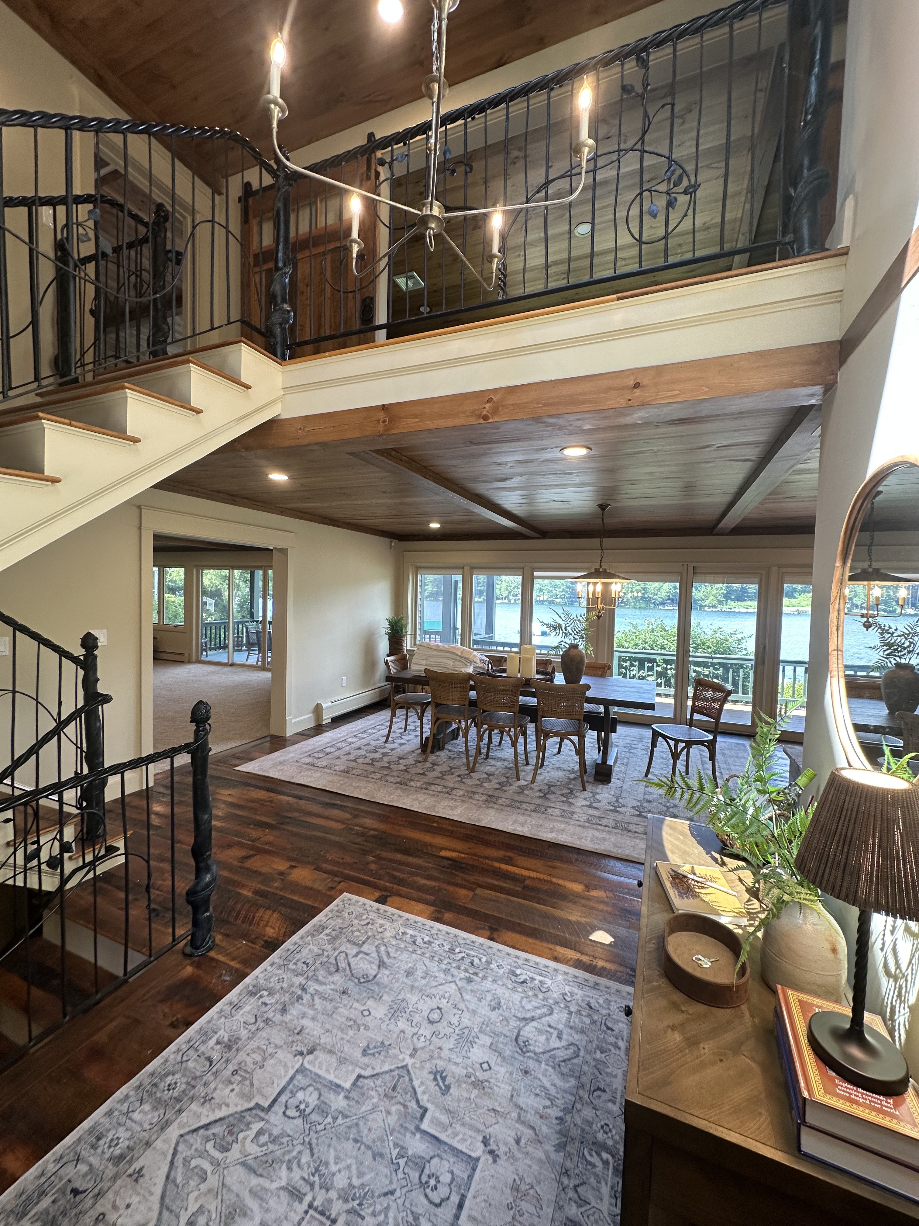 Open concept dining & staircase