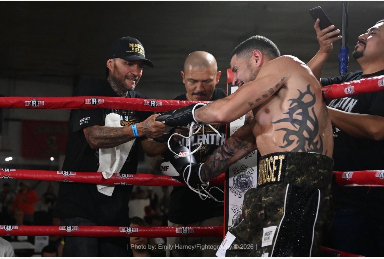Corner team between rounds