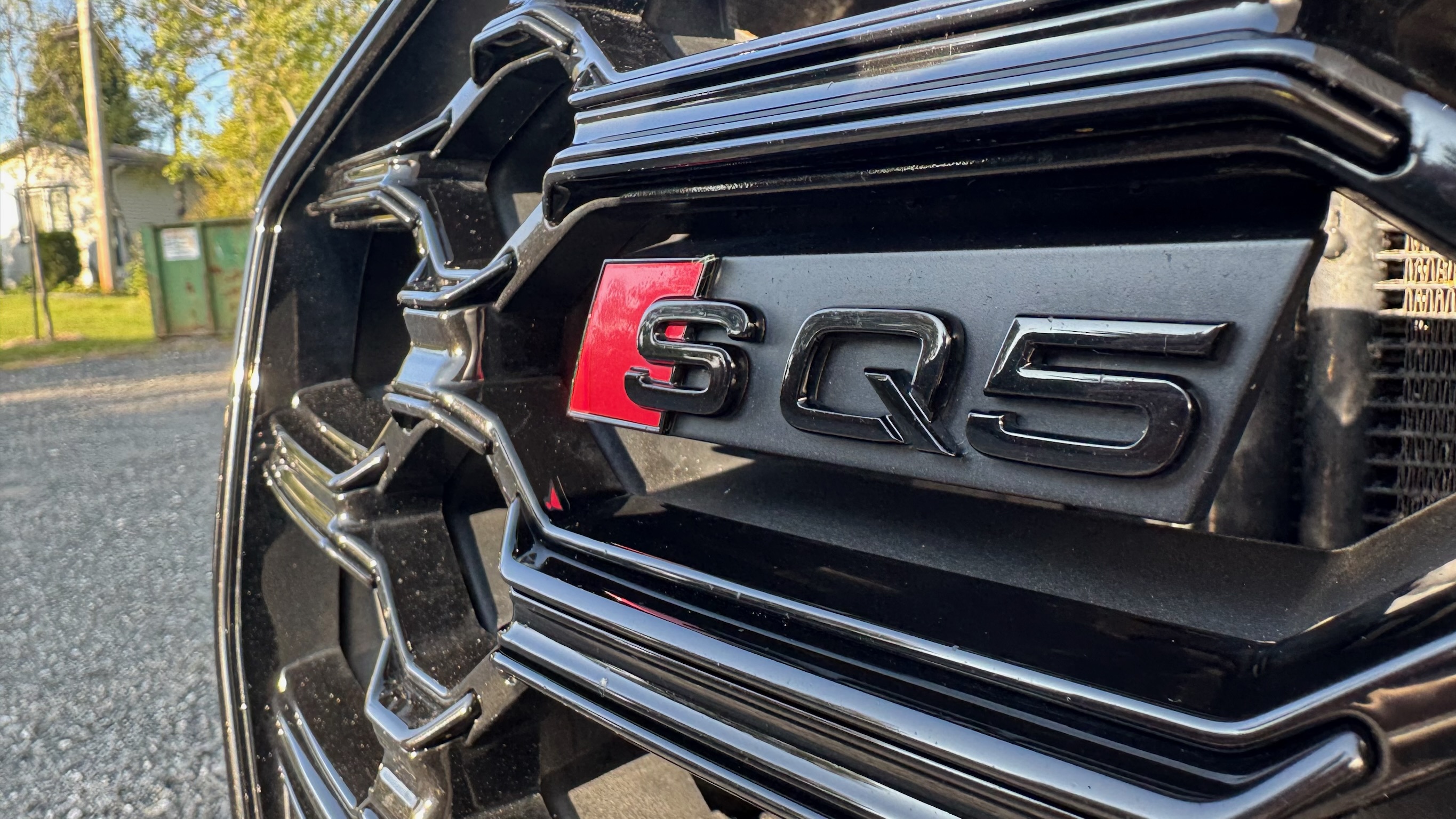 Détail — badge SQ5 après coating céramique
