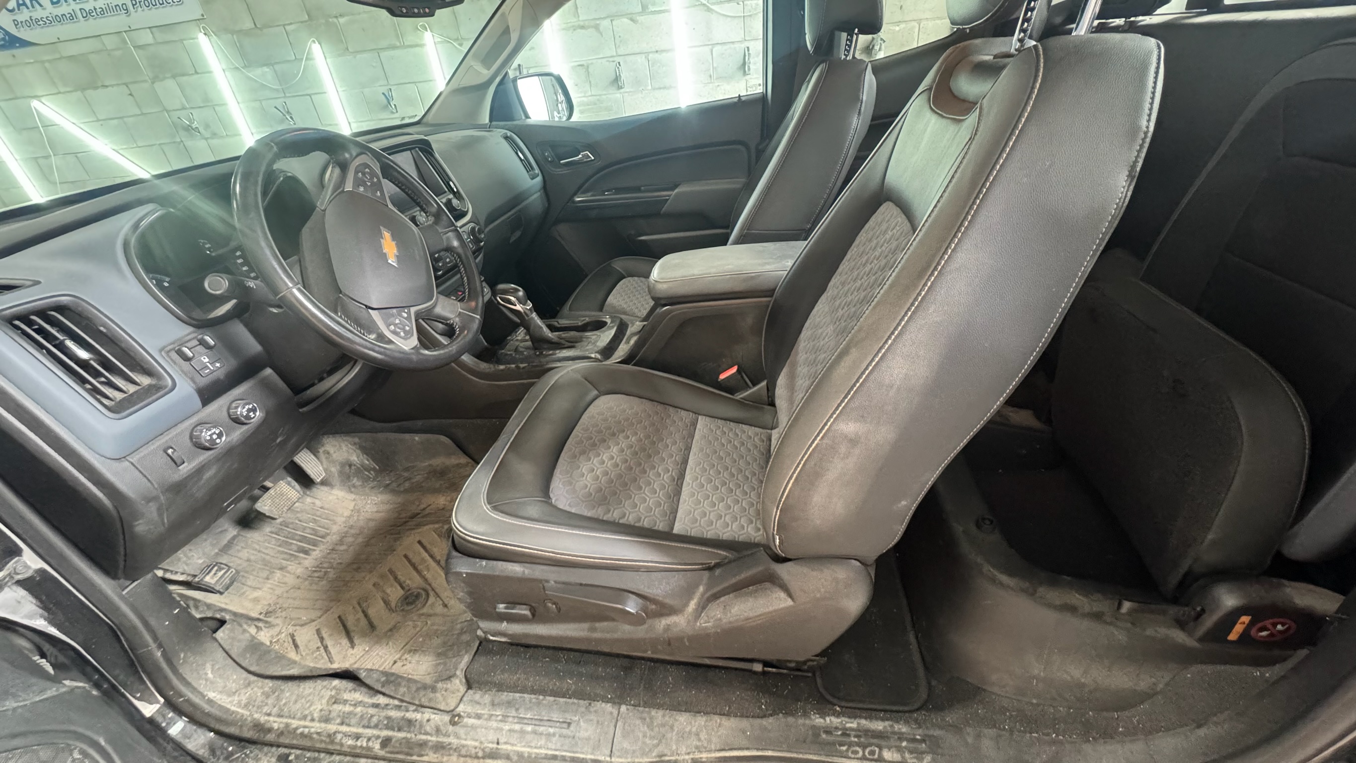 Avant — Lavage Luxe Intérieur — Chevrolet Colorado