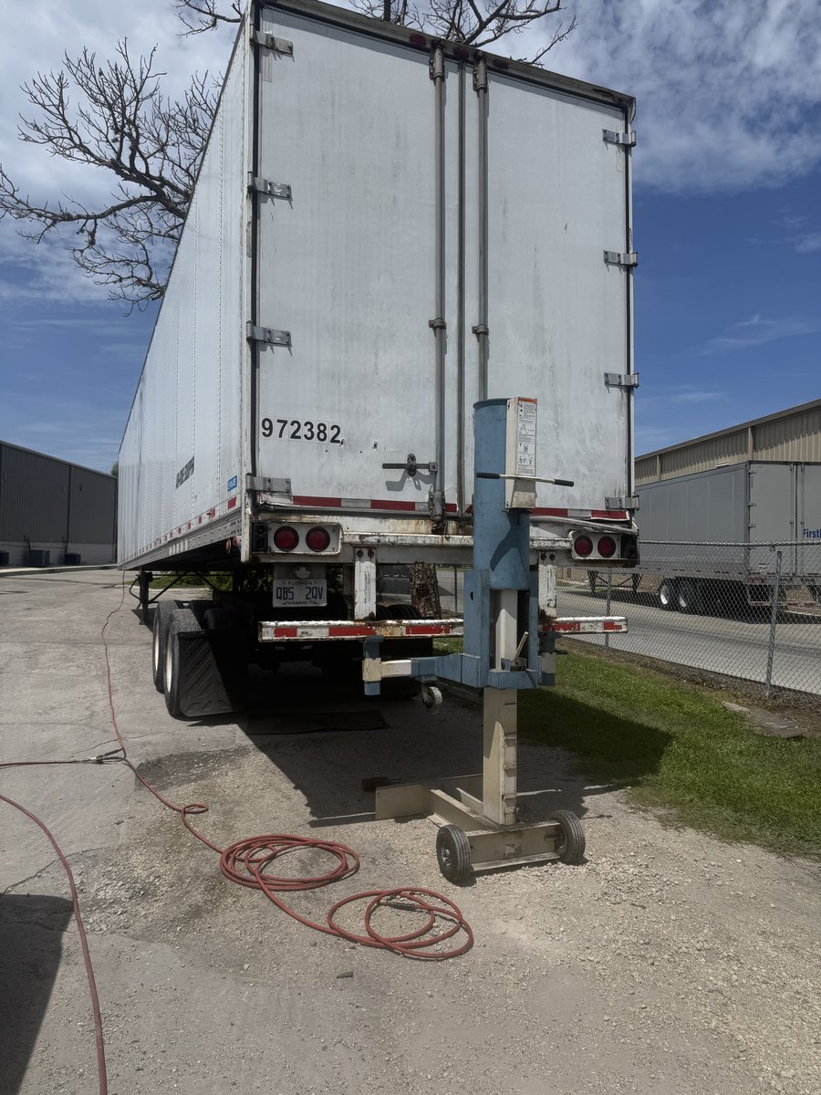 Trailer rear repair with equipment on-site