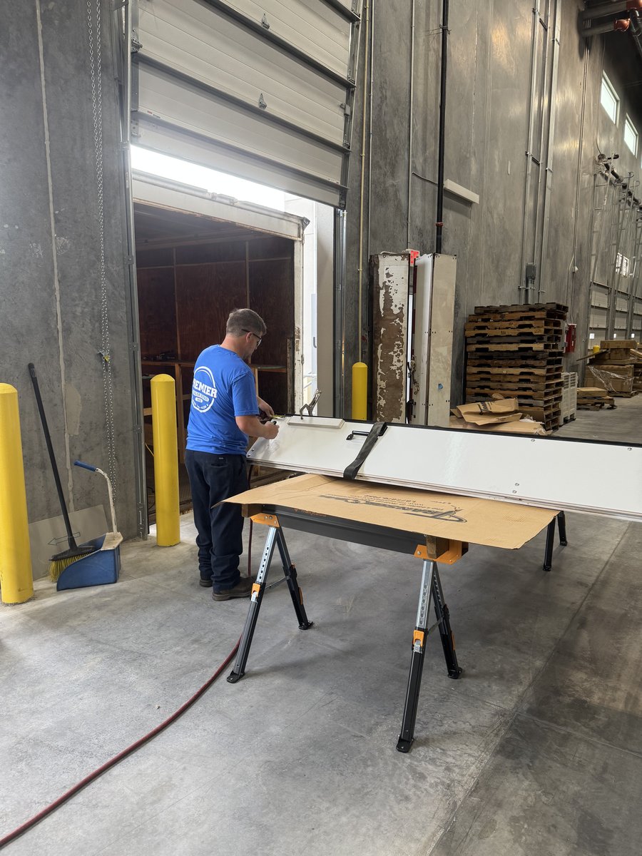 Semi-trailer repair at fleet yard