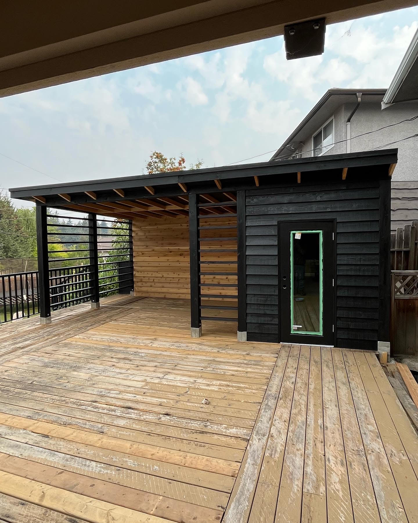 Aaron's completed shed and pergola build by Tarak Construction