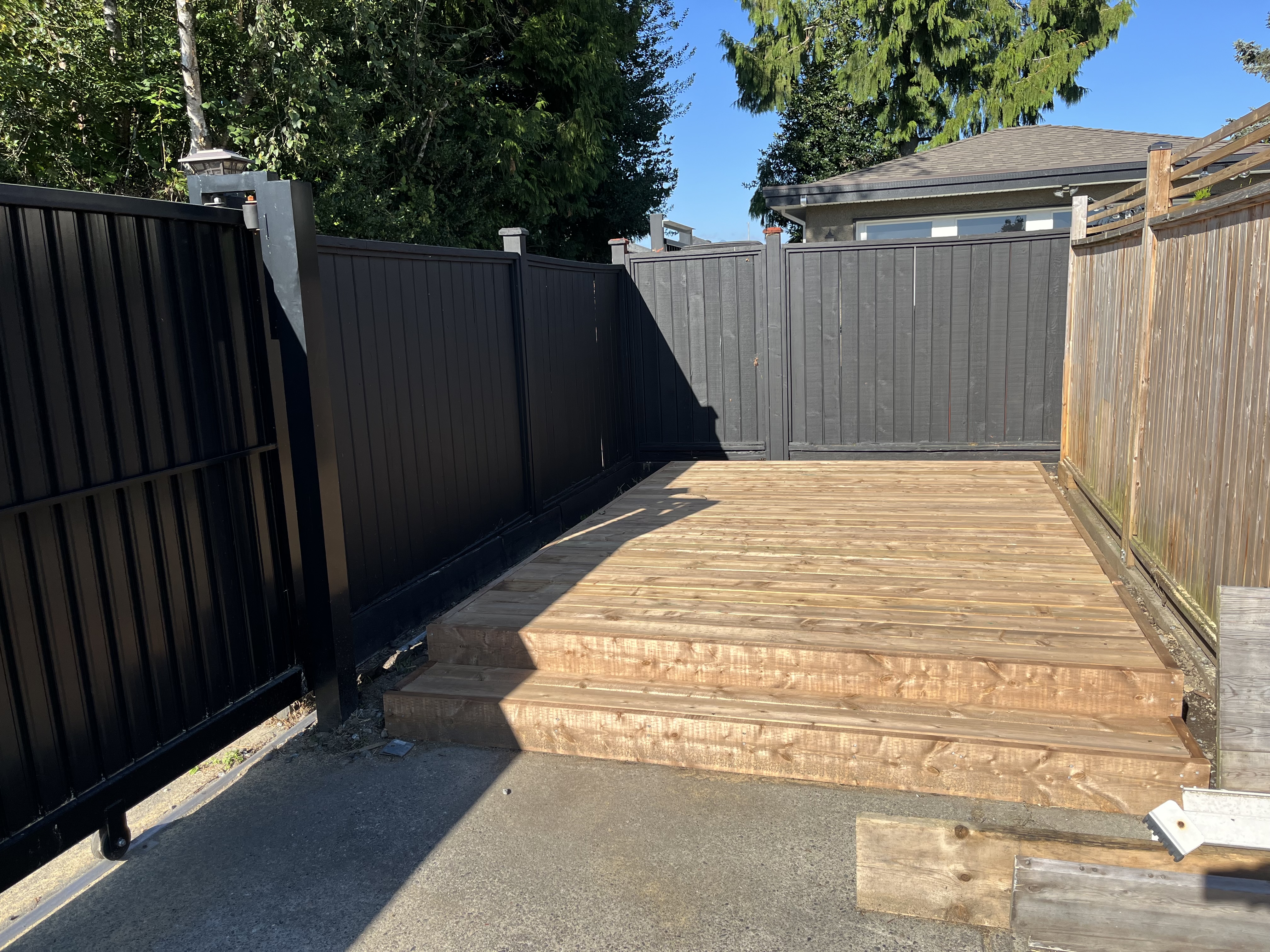 Shirleen's prefab shed and deck build by Tarak Construction