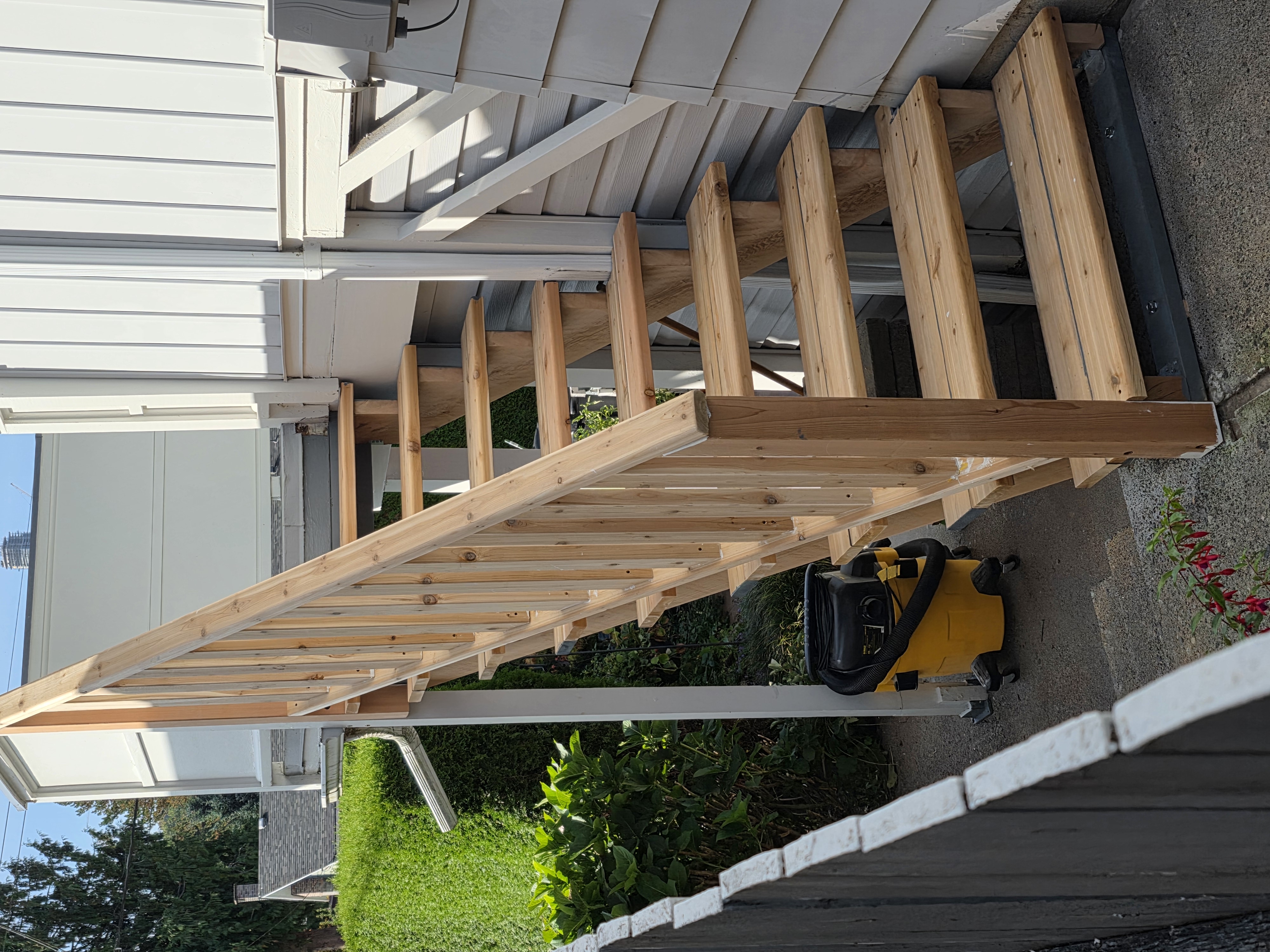 Nester's western red cedar outdoor stairs by Tarak Construction