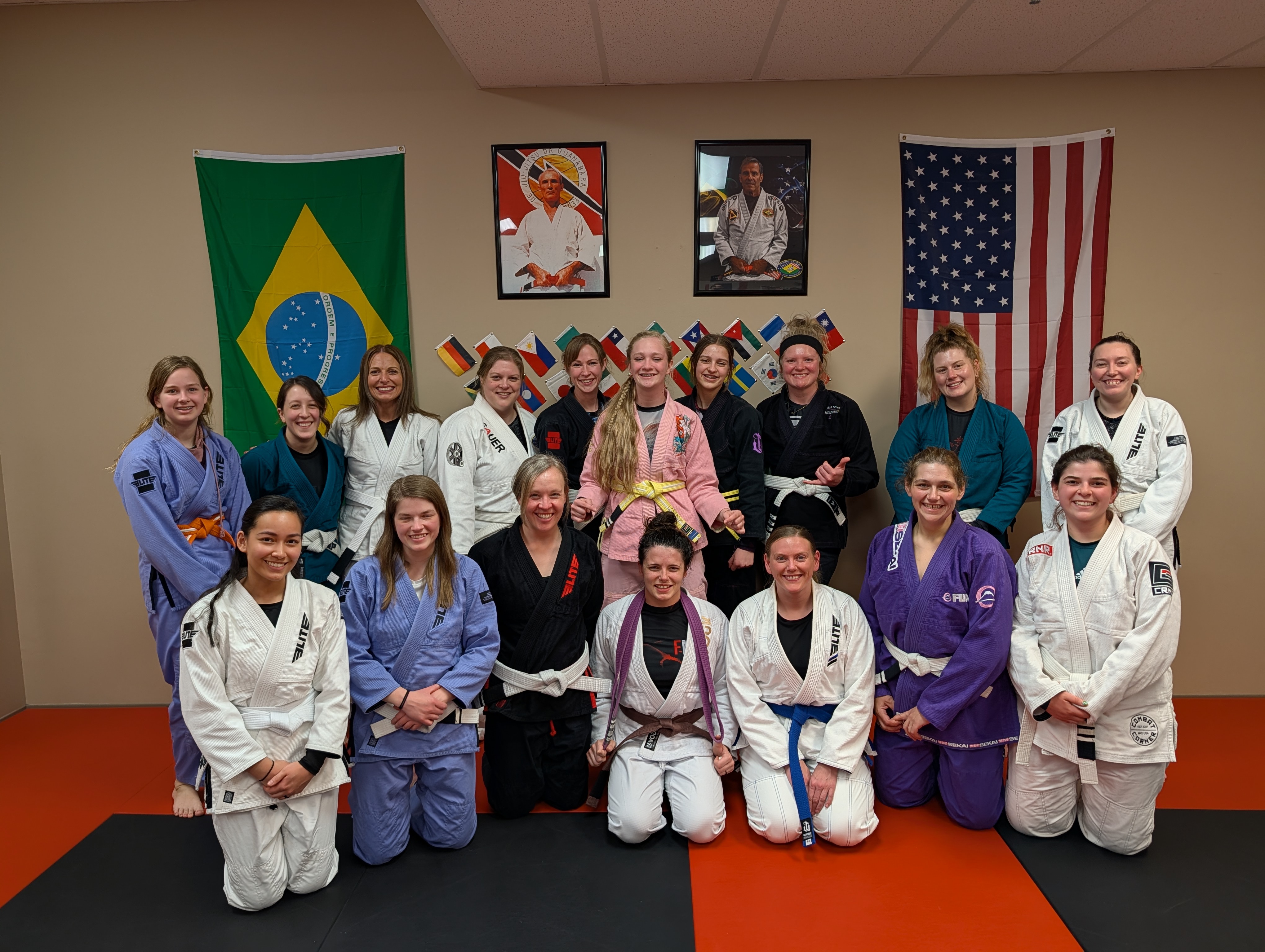 Aura Jiu Jitsu women's team training group photo in Mount Pleasant, WI