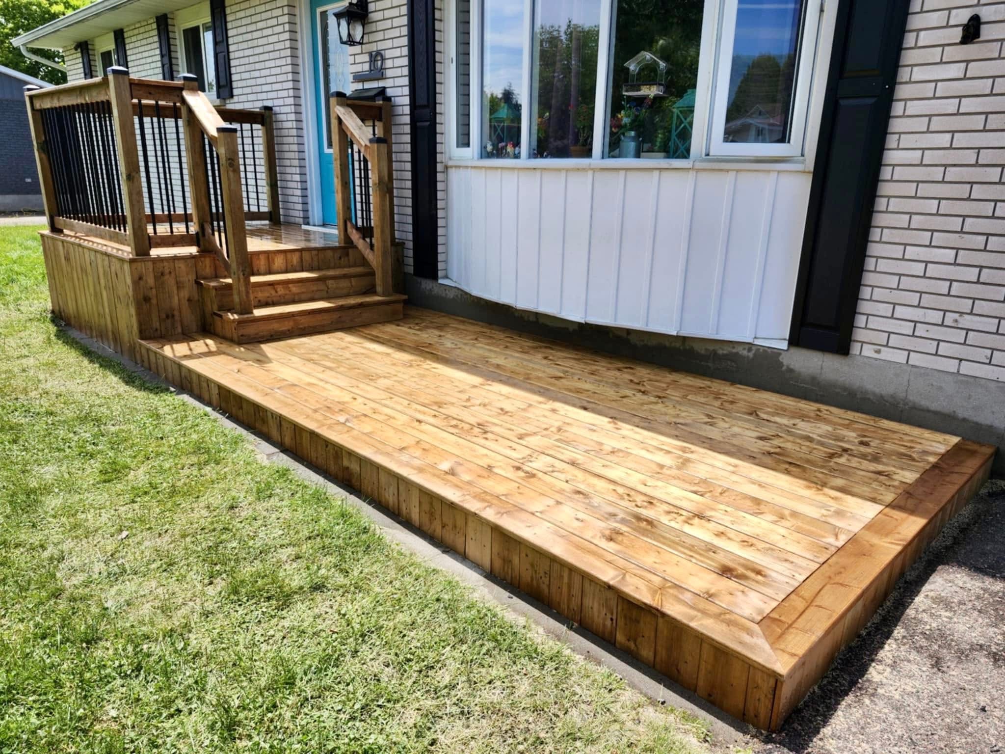 Platform deck with entry stairs