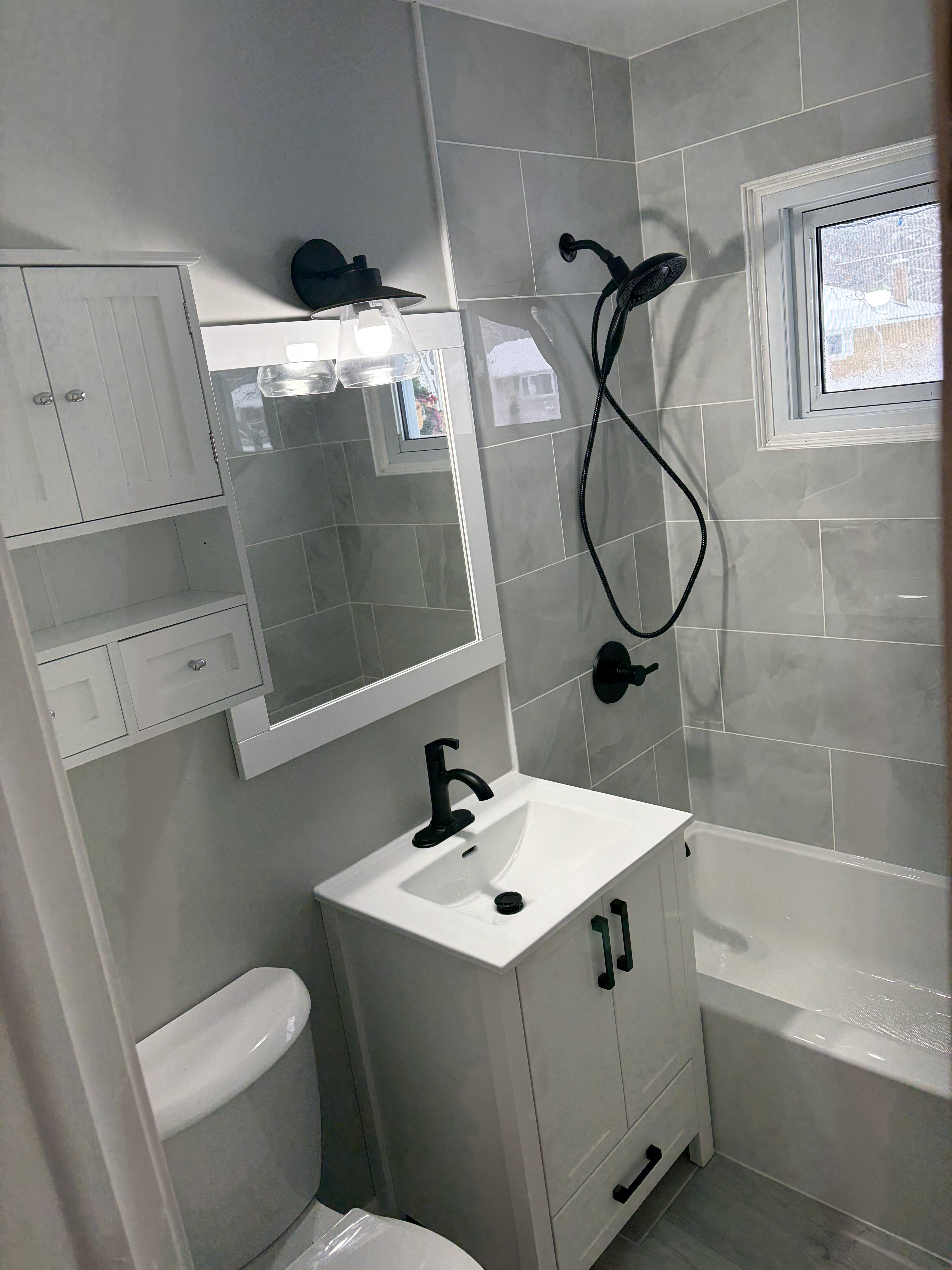 Compact bathroom renovation