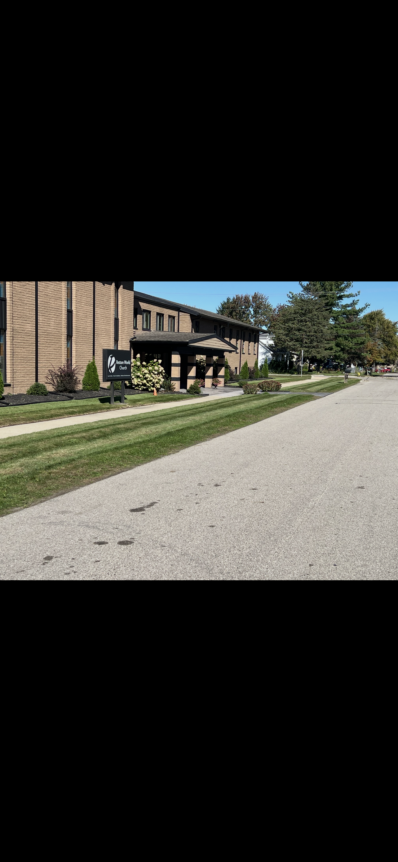 Community property care with clean landscaping