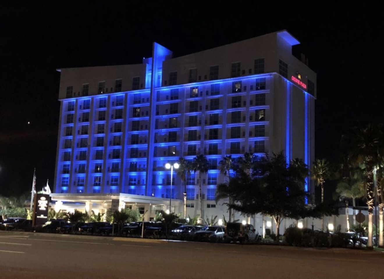 Hotel Alba Tampa 11-story RGBW blue facade lighting by LED Artistry on Westshore Boulevard