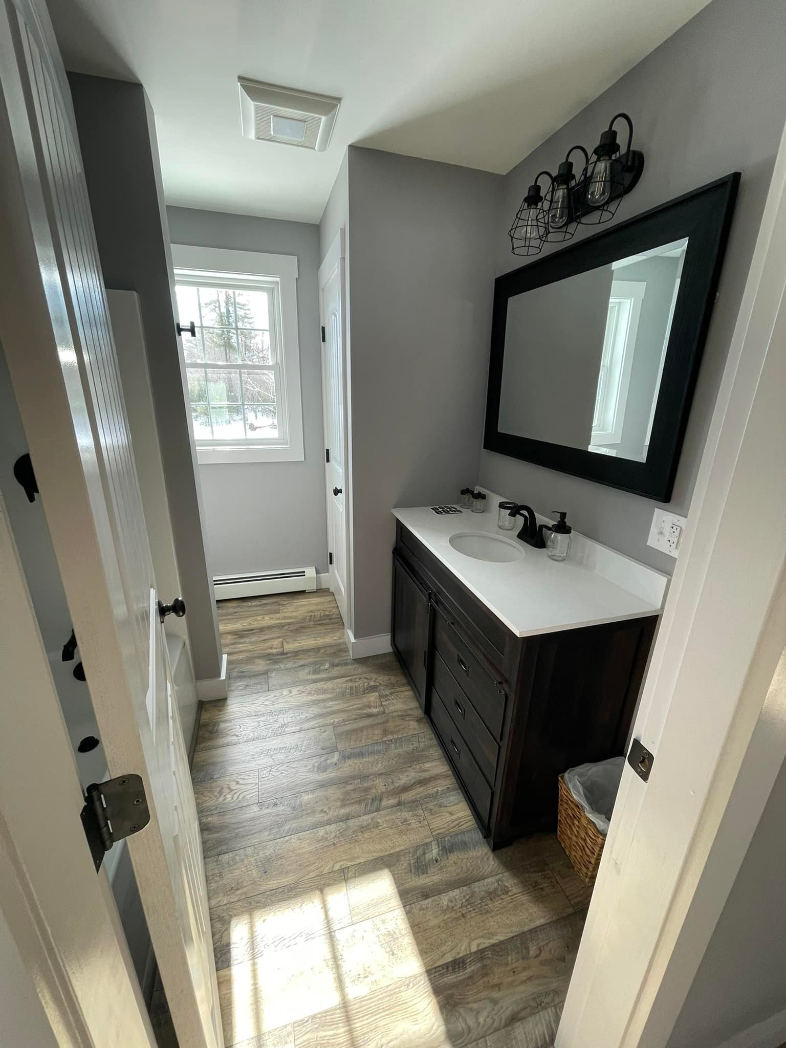 Clean bathroom real estate listing