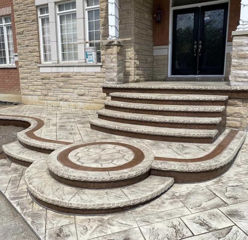 Decorative Stamped Concrete Entry with Circle Inlay