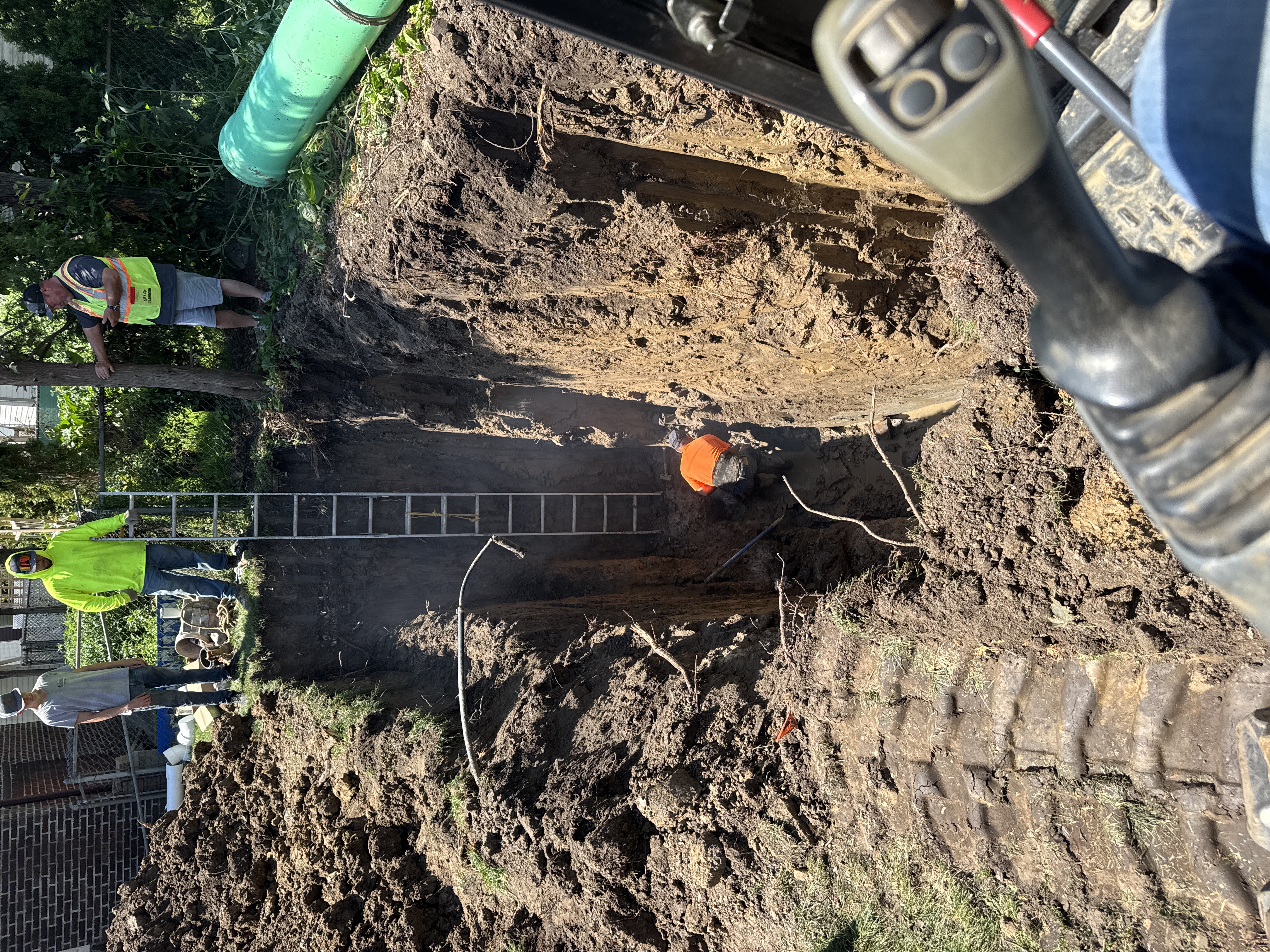 6 Warning Signs You May Have an Underground Utility Problem
