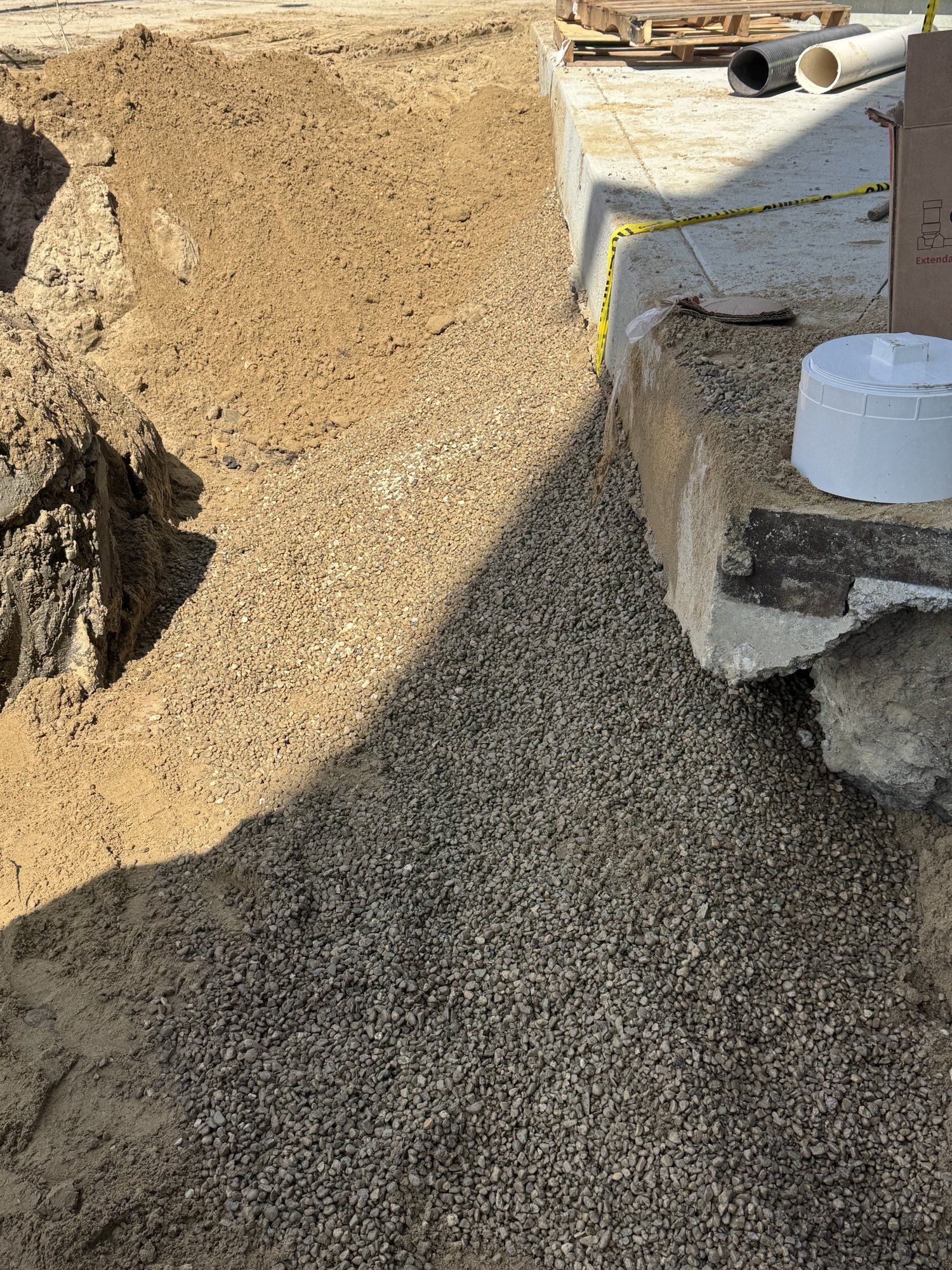 Edge Drain Build-Up — Pea Stone to 21AA Crushed Concrete