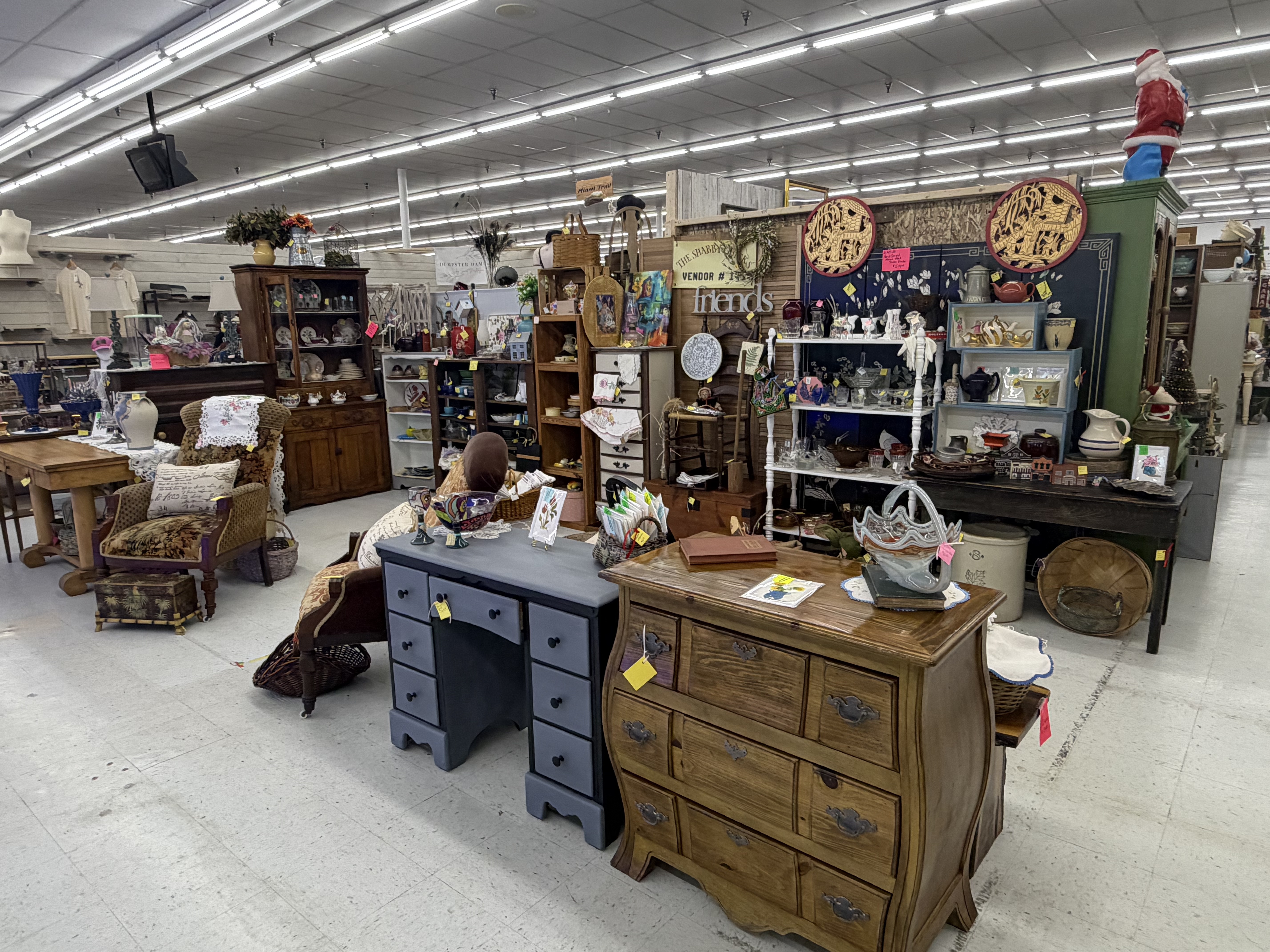 Furniture and antiques floor