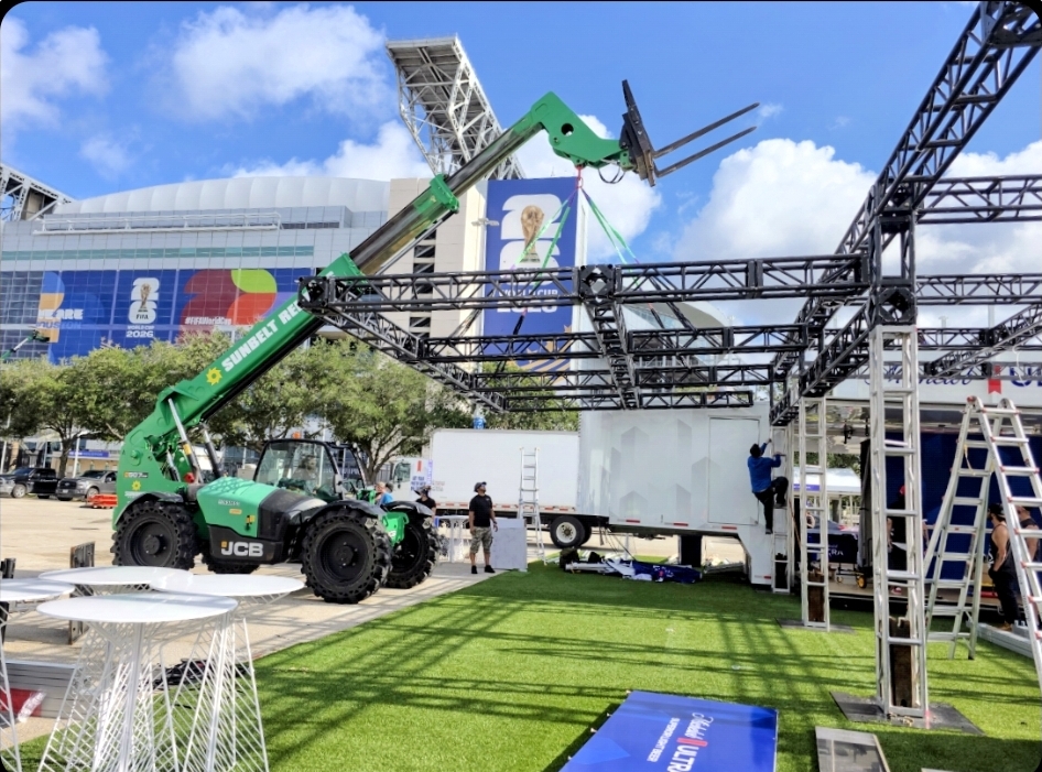 Houston — truss build at NRG Stadium