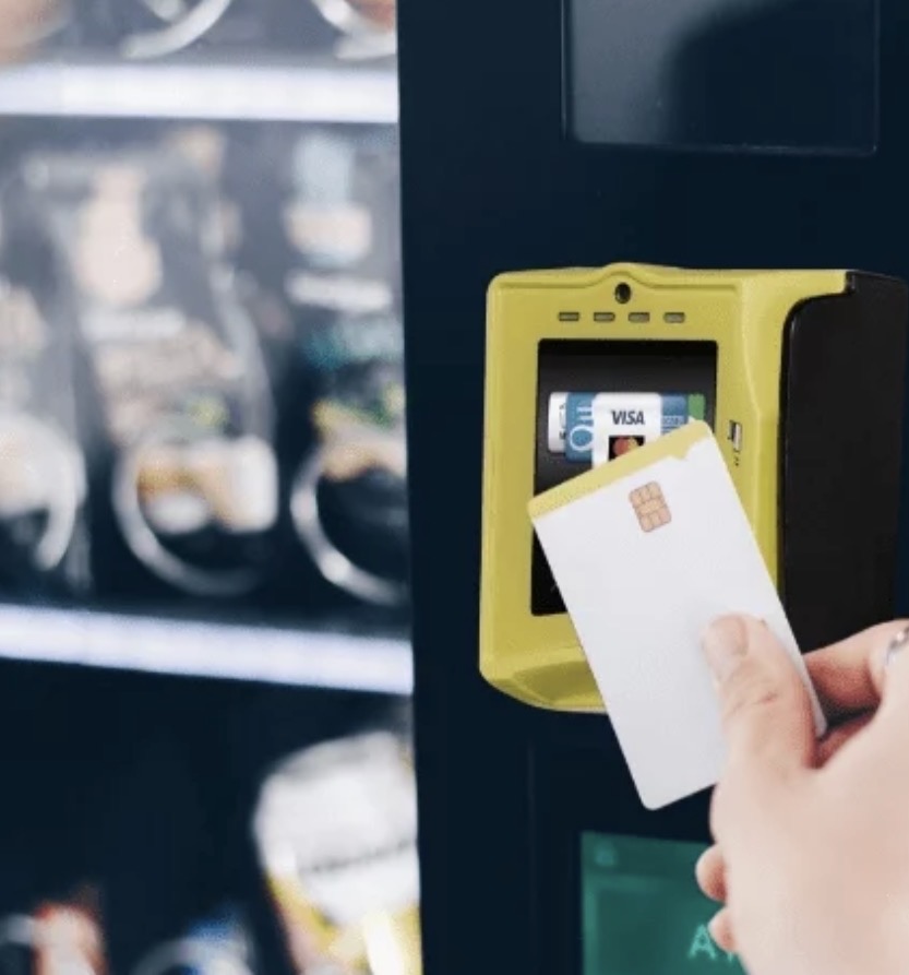 Contactless card payment on vending machine