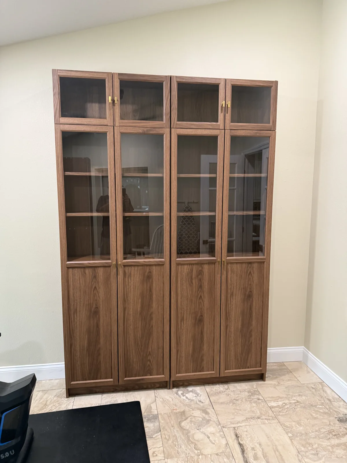 Completed furniture assembly