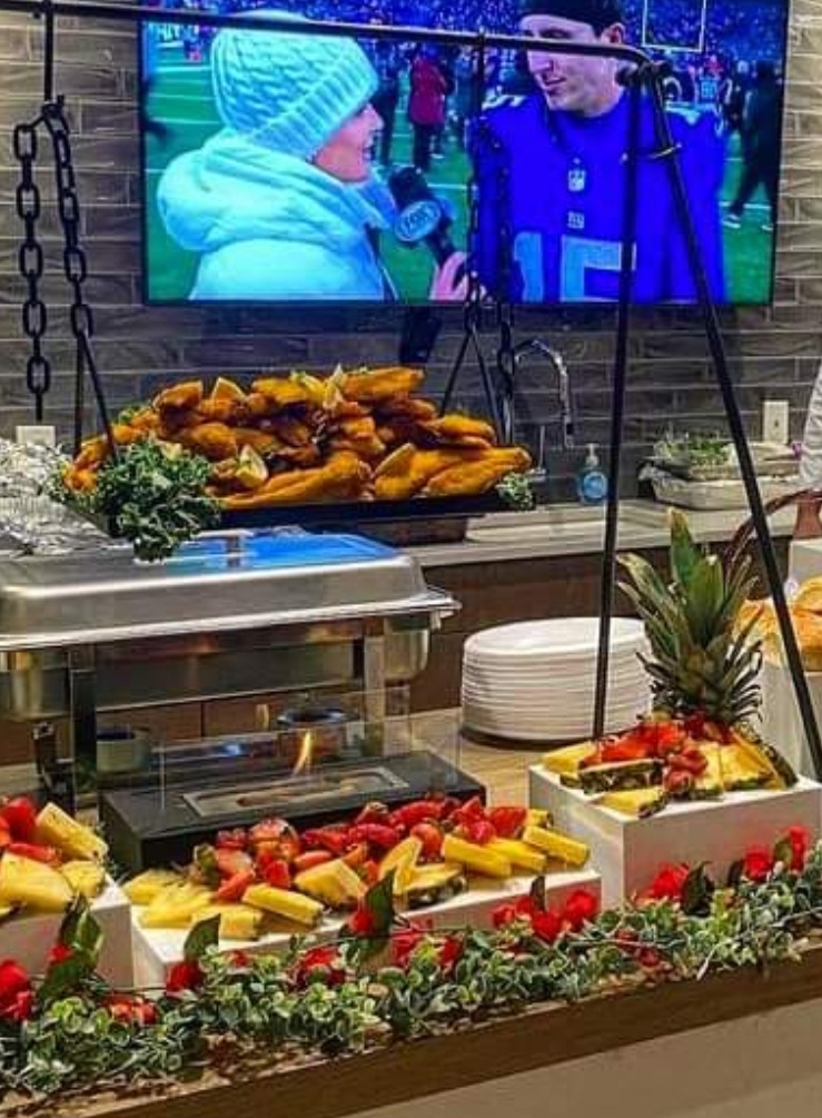 Wings and fruit