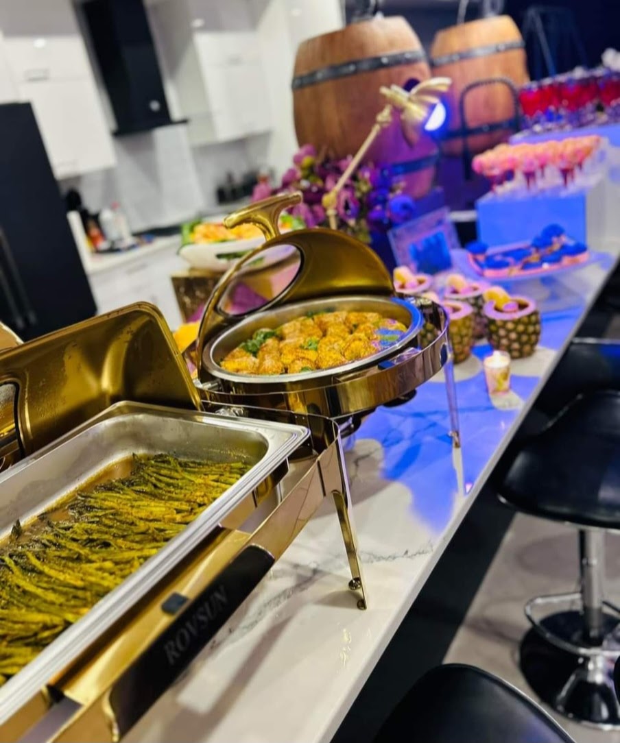 Gold chafing dishes